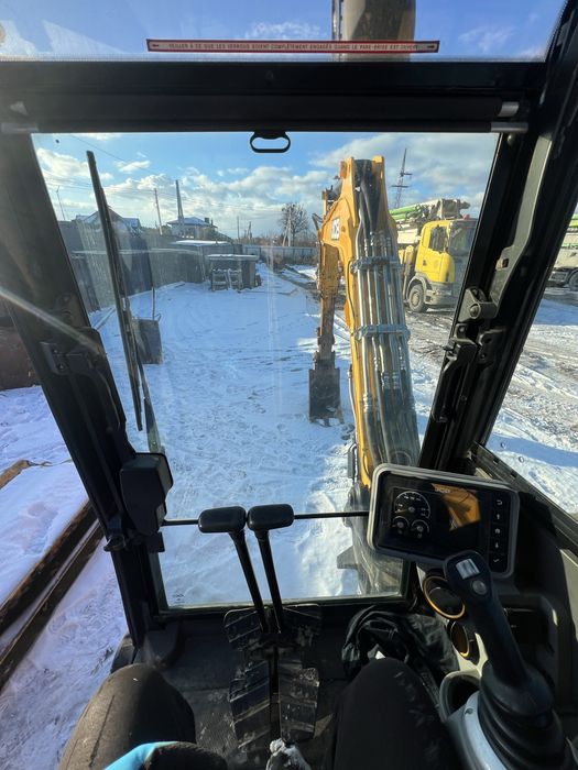 Продається JCB Z-48 Резинова гусениця.