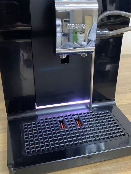 Кавоварка/кофемашина з Німеччини Krups Intuition