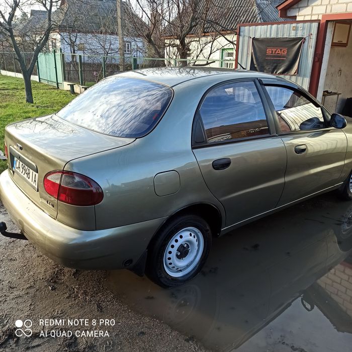 Део Сенс в рідній фарбі..