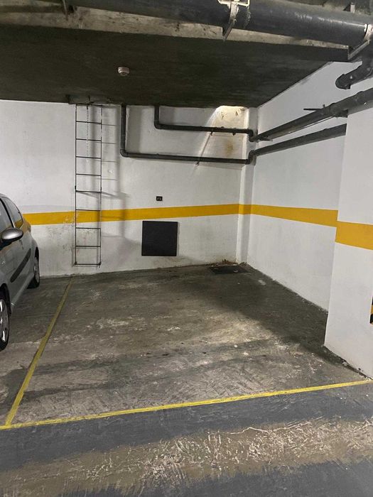 Aluguer lugar de estacionamento - perto Califa, São