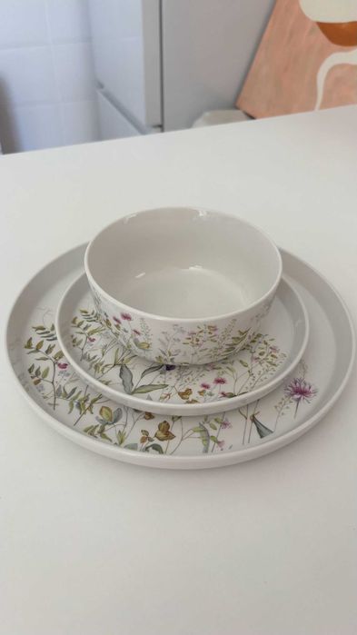 1 Conjunto de Loiça – 18 peças, novo