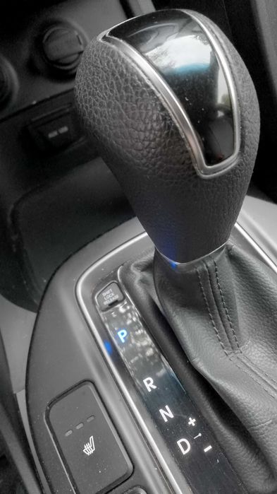 Продам власний автомобіль Santa Fe sport.