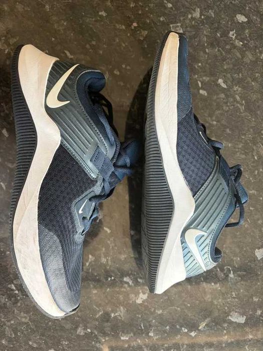 Buty Nike Downshifter r. 43 / 27.5 cm