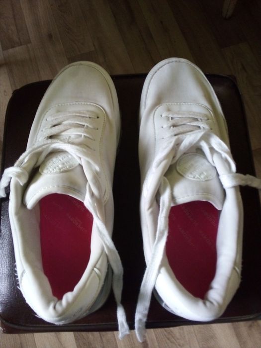 Buty sportowe damskie