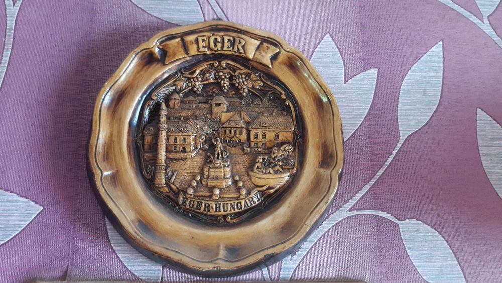 картина-скульптура .