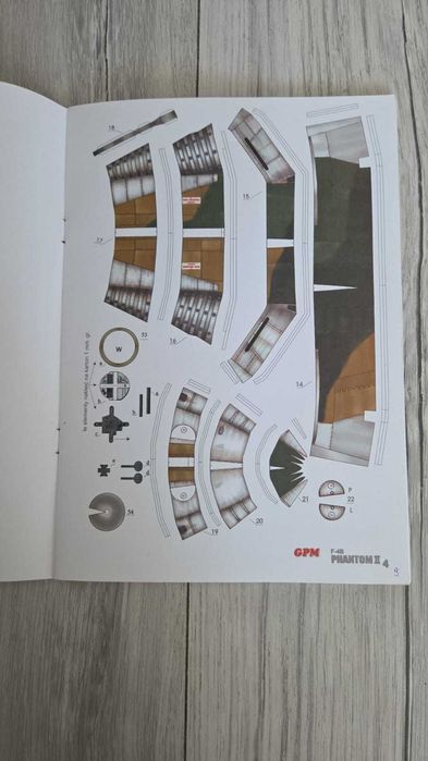 Model kartonowy GPM PHANTOM