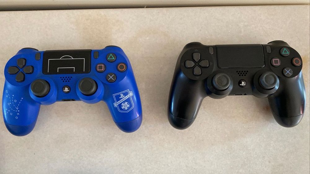 PlayStation 4 Slim + Gold Wireless Headset + 2 Controllers + Uncharted 464551136544898122