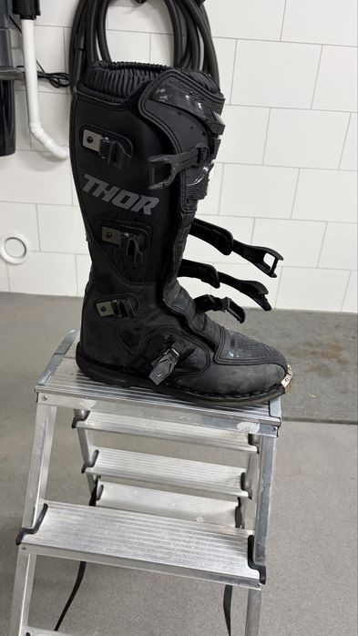 Buty na cross THOR