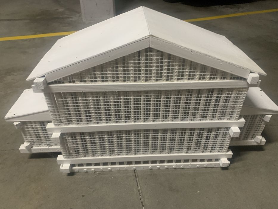 Gaiola arteaanal de madeira