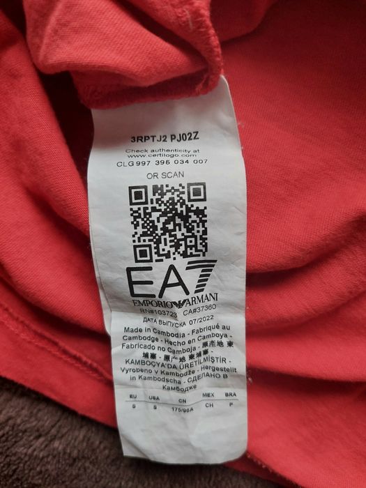 Футболка фірми Armani з лампасами оригінал 

Размер: S

Заміри детальн