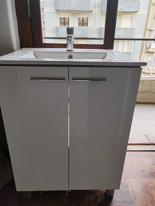 Móvel + Lavatório SEM espelho 62L x 45P X 87C