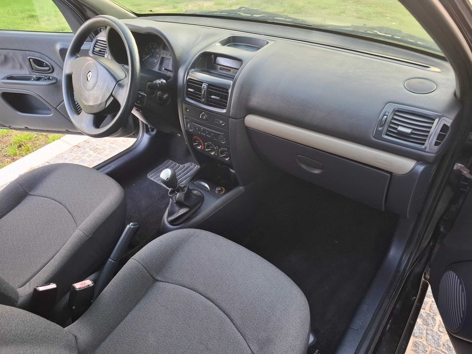 Renault Clio 1.2 16V. Expression 2004 , Muito Estimado