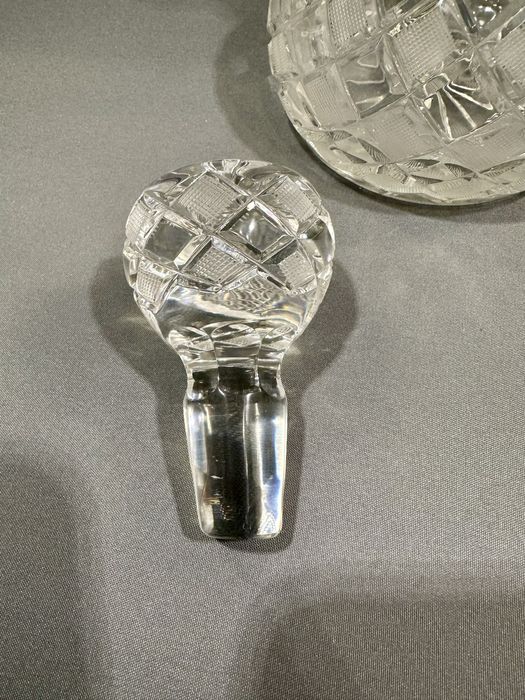 Stara, przedwojenna karafka krysztal