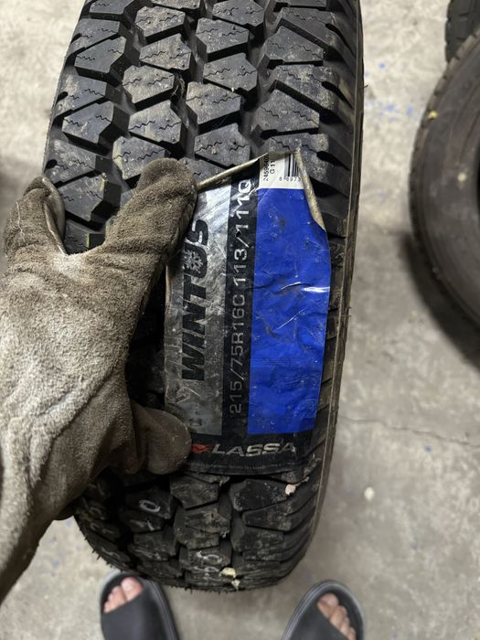 Розпарока Lassa 215/75R16C