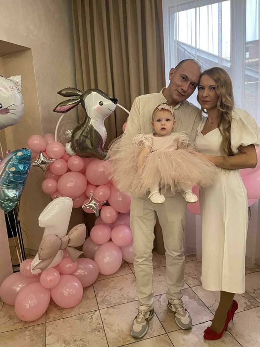 Дитяча сукня на 1 рік,туфельки і пов'язка.Ковпак віддам у подарунок