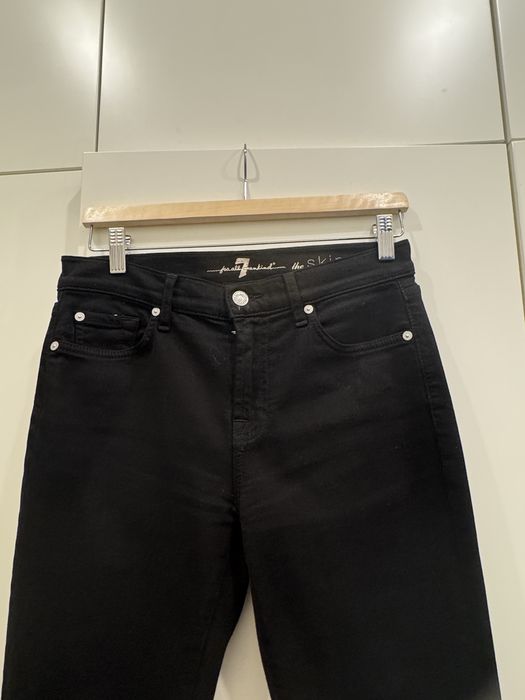 Czarne jeansy rurki firmy   7 for all mankind, prawie nowe