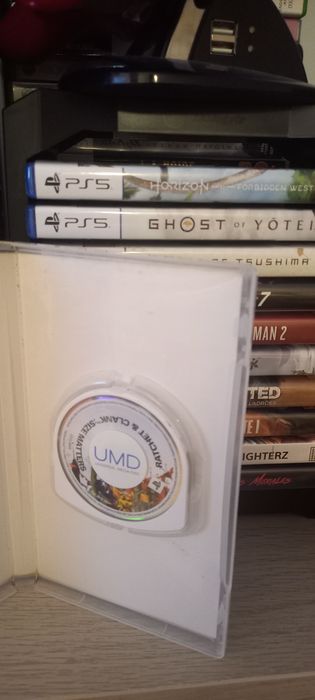 Jogo Ratchet & Clank: Size Matters para PSP.