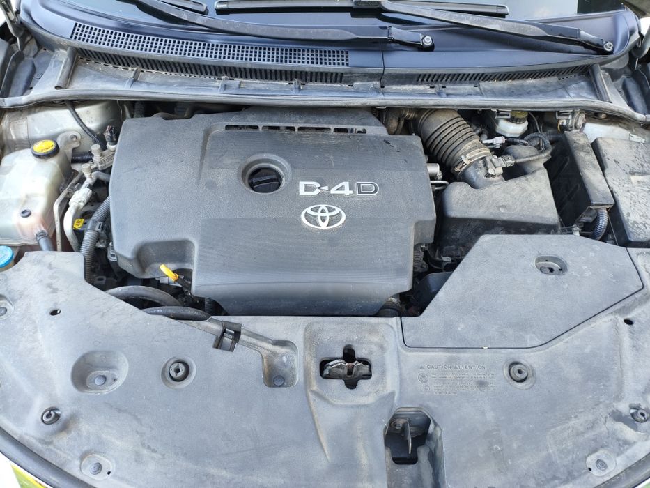 Samochód osobowy Toyota Avensis kombi 2009r.