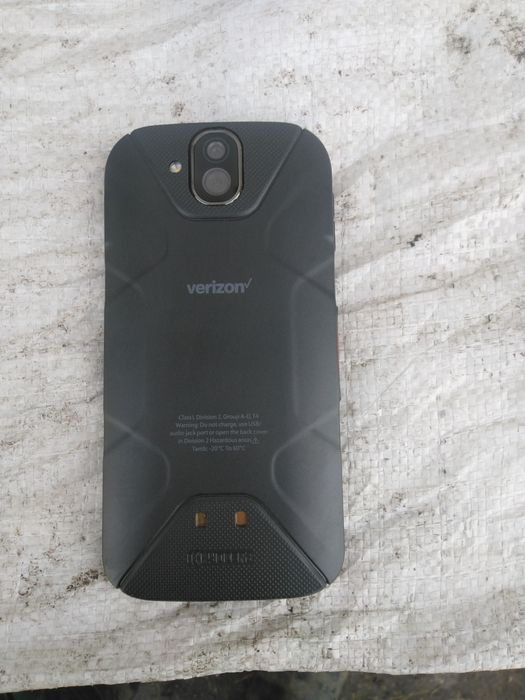 Смартфон Kyocera DuraForce Pro E6820