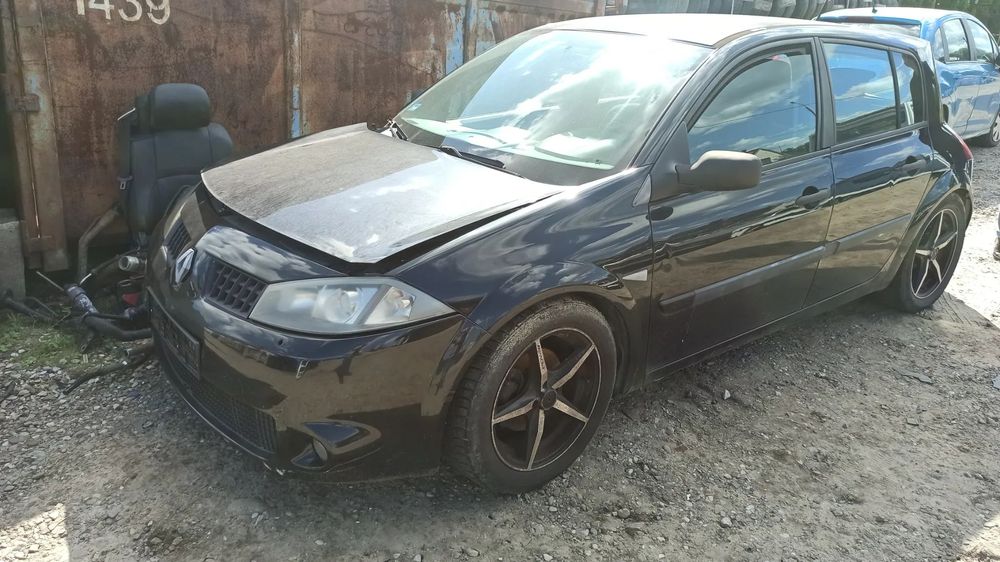 Renault Megane II  1. DCI  1.9 skrzynia  F9q800 Lakier NV576 skrzynia ND0001  drzwi  zderzak RS  maska  błotnik klapa