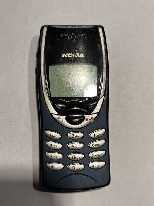 Nokia 8210 klasyk