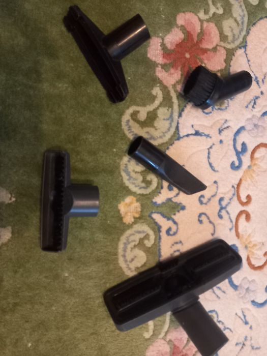 Щетки для пылесосов разные.5 штук.