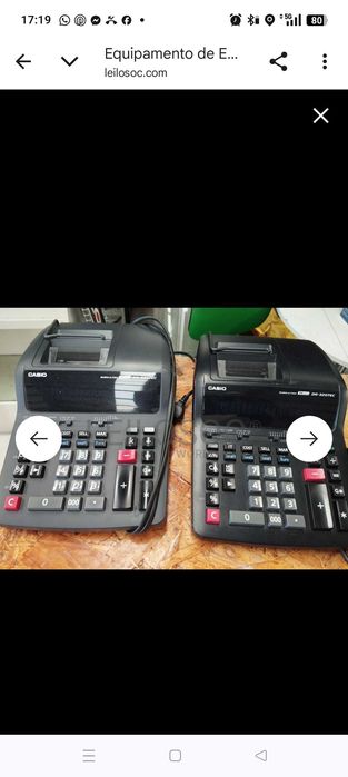 Moveis para escritório com armários.