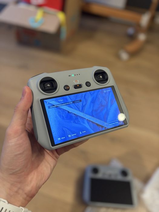 Kontroler DJI RC RM330 (z wyświetlaczem) – Mini 3 / Air 2S / mavic 3