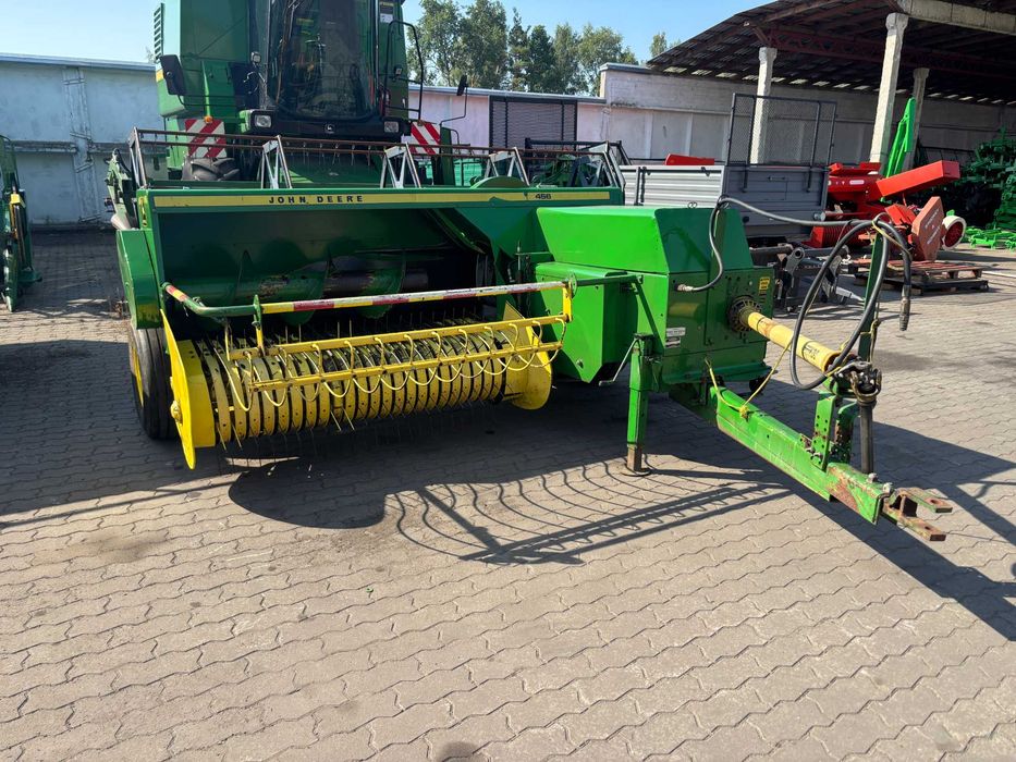Прес-підбирач John Deere 456