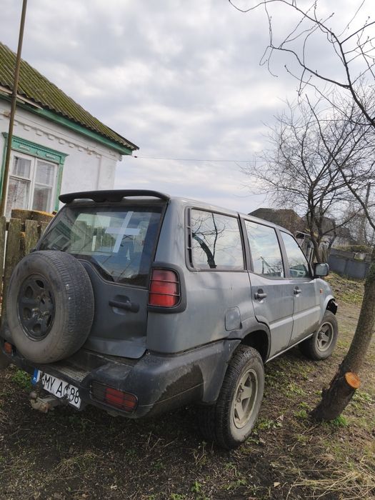 Нісан терано 2 на повному ходу