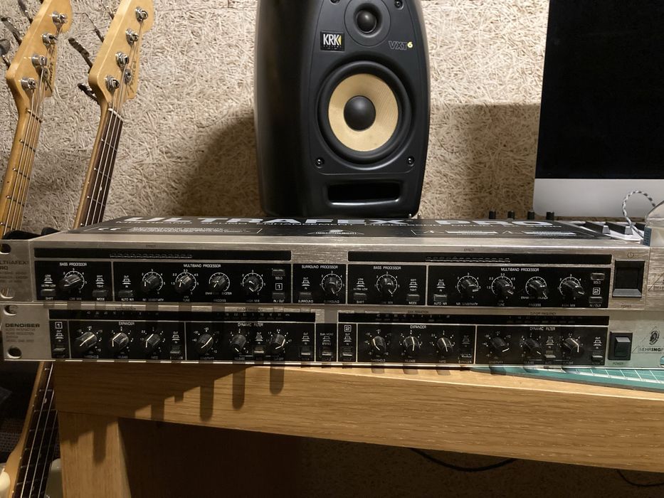 Behringer ultrafex pro model ex 3200