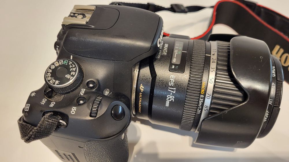 Canon EOS 600D z obiektywem EF-S 17-85 mm