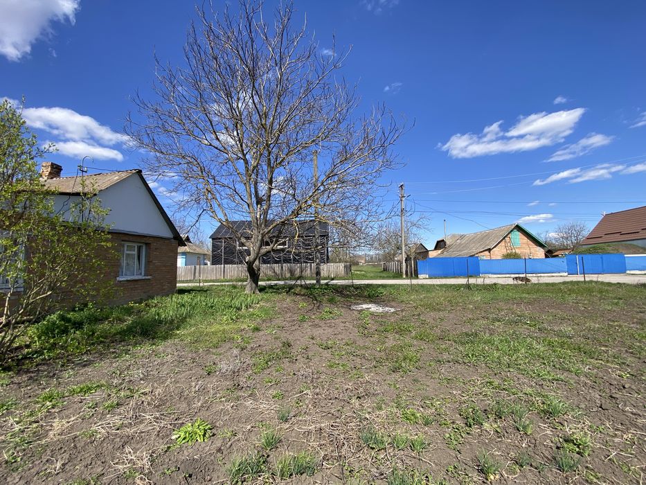 Продам будинок в Центрі, с.Сальник