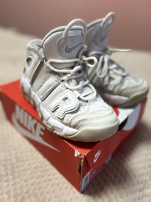 Harga nike air uptempo original hot sale