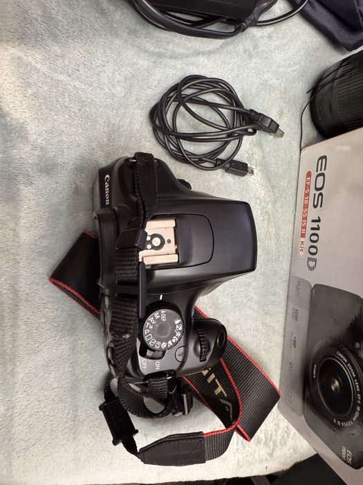 Фотоапарат Canon EOS 1100D