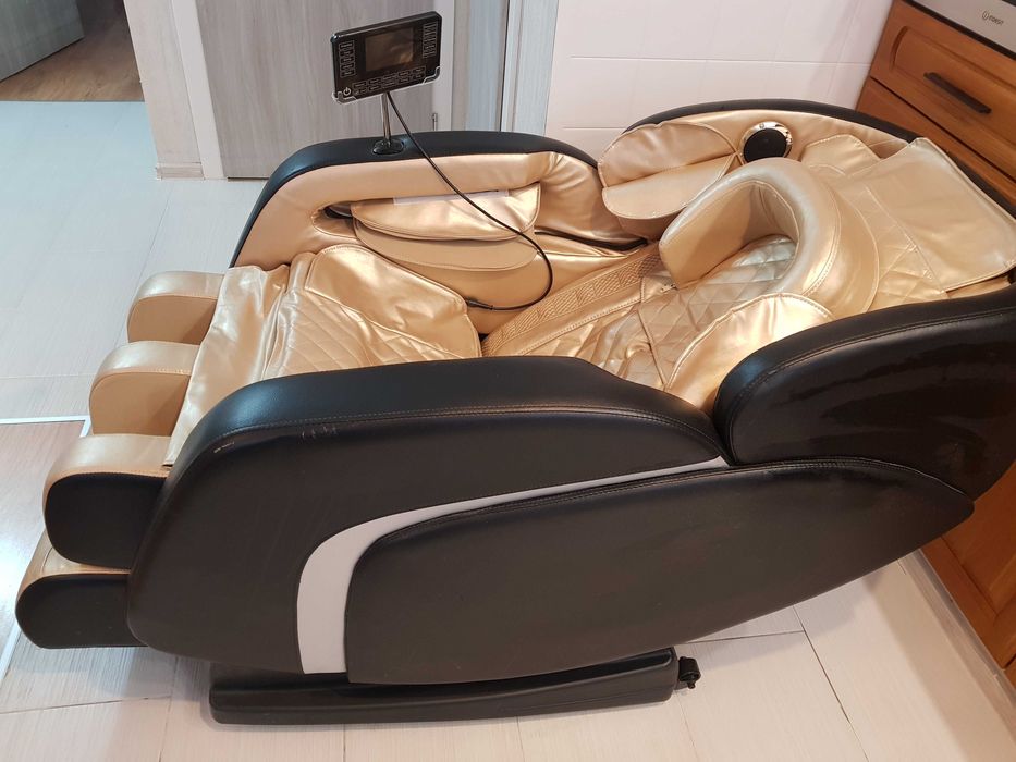 Fotel masujący kamieniami nefrytowymi, podgrzewanie, zero gravity, bluetootch.