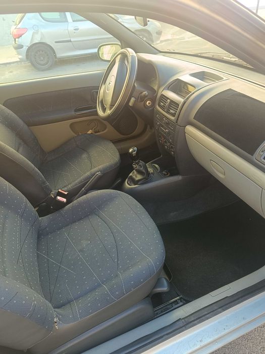 Renault Clio II 1.2 16V (75cv) – 189.600 KM – IPO até 2027