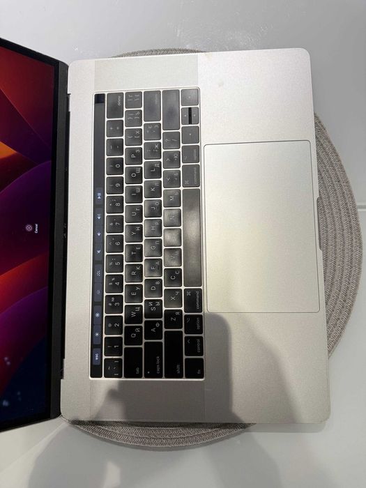 MacBook Pro 15” 2017 | i7 2.8GHz / 16GB / 250GB SSD