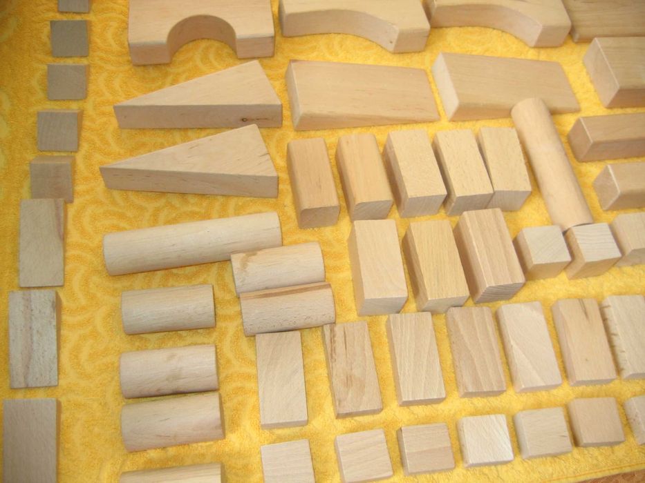 94 sztuki - DREWNIANE KLOCKI IKEA w torbie - przeróżne - stan idealny