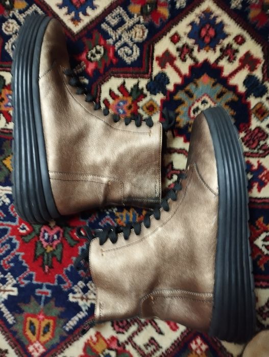 Продам демисезонные ботинки  geox