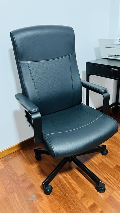 Secretaria e Cadeira