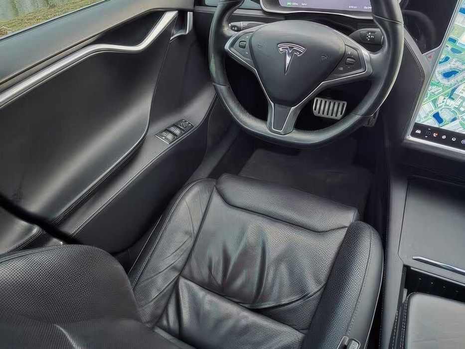 Tesla Model S P100D      2016