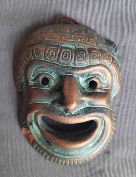 2 Máscaras em Cerâmica do Teatro Grego antigo - Tragédia e Comédia