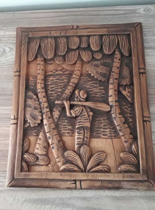 Quadro de S. Tomé, artesanal, com pescador, esculpido em madeira