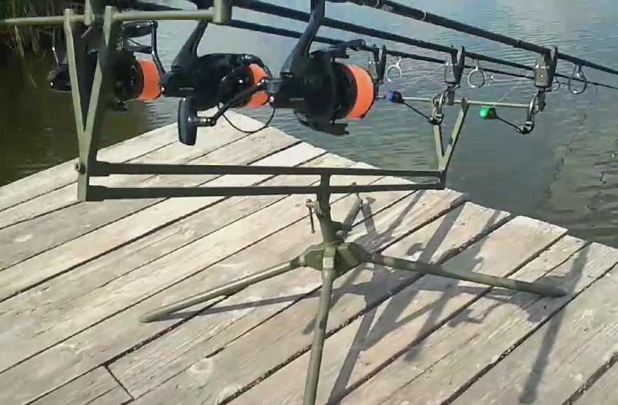 Продам металевий Rod Pod для 3 вудок — карпова підставка "качелька"