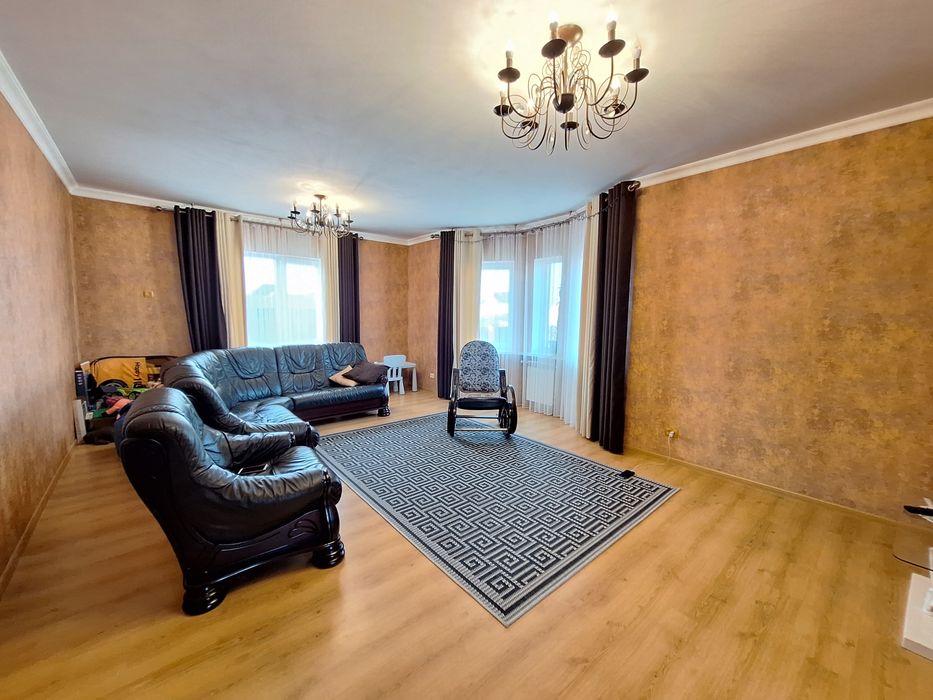 Будинок 228м в 3х рівнях +10 с +гараж  Бориспіль