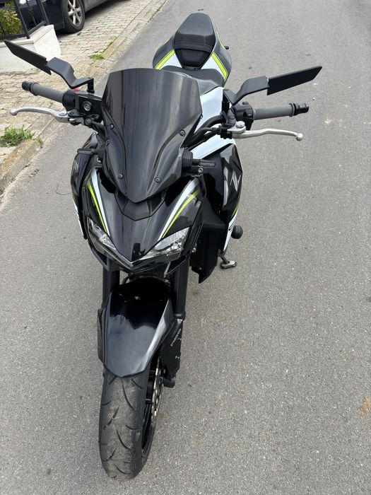 Kawasaki z 900 branca