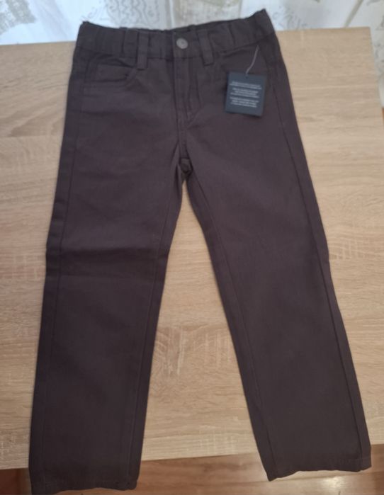 Nowe spodnie materiałowe chłopięce r.104