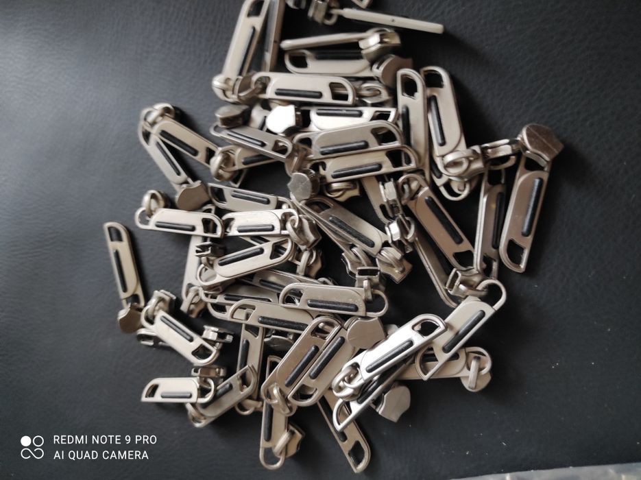 Молнии  на метраж и бегунки