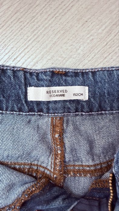 Продам нові джинси Reserved на хлопчика 152см